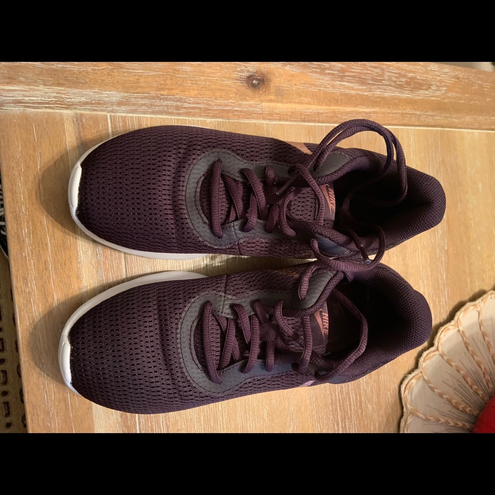 Nike shoes - Picture 2 of 4